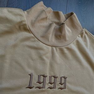 Loose fit shirt modern style half size turtle neck